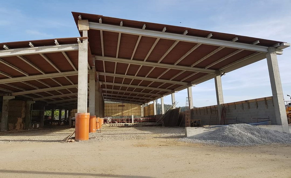 La orientación de las naves juega un importante papel en la ventilación pasiva y renovación del aire.