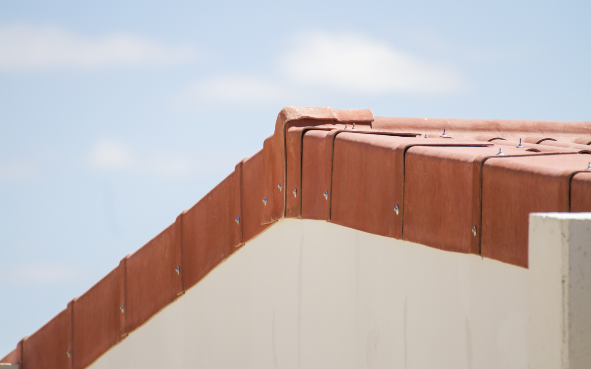 Consejos para elegir el color del tejado de tu granja